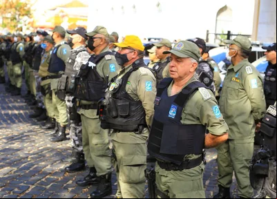 Policiais Militares em forma durante evento da Secretaria de Segurança Pública do Piauí