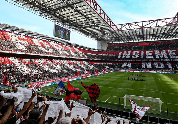 Milan vence Atalanta e fica a um tropeço da Inter