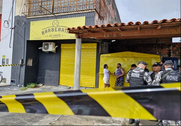 Criminosos invadem barbearia e matam homem na zona norte de Teresina