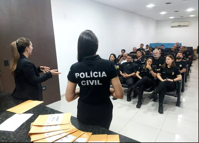 Delegada Daniela Barros reúne equipe para iniciar Operação Virtude