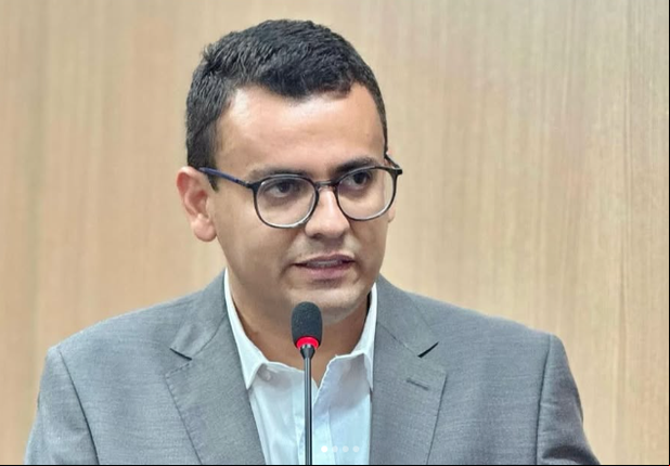 Dr. Douglas Lima