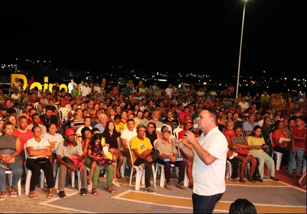 Prefeito Rogério Castro no lançamento do programa de regularização fundiária
