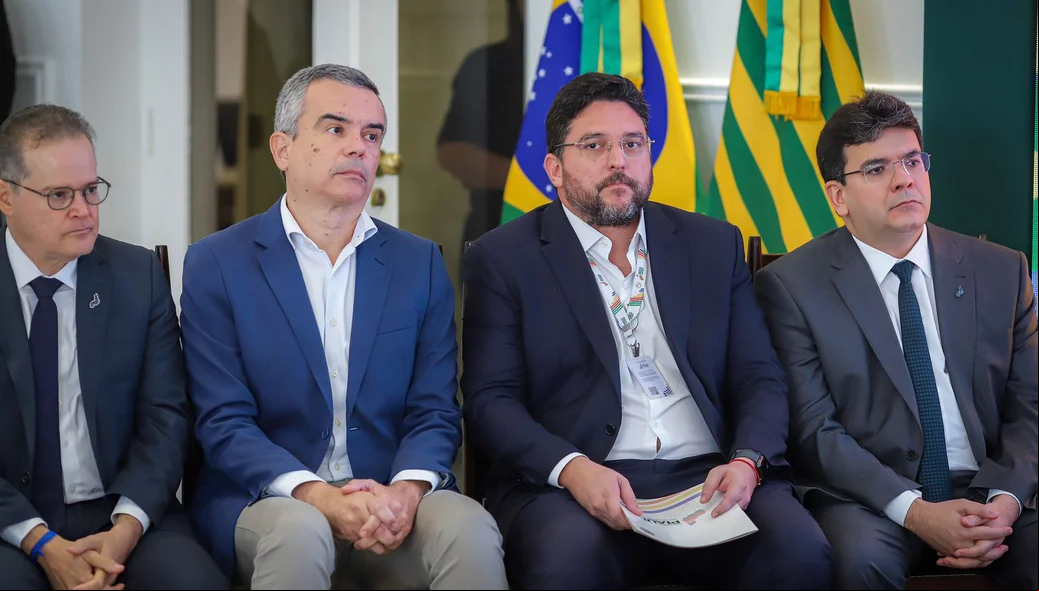 Autoridades presentes na solenidade