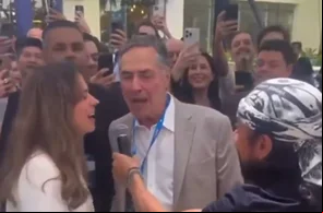 Presidente do STF Luís Barroso canta com Bell Marques
