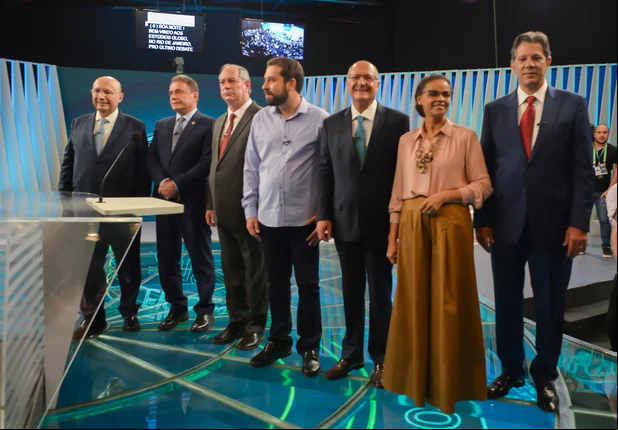 Presidenciáveis durante debate na Tv Globo