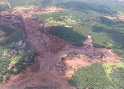 Imagem do rompimento da barragem em Brumadinho